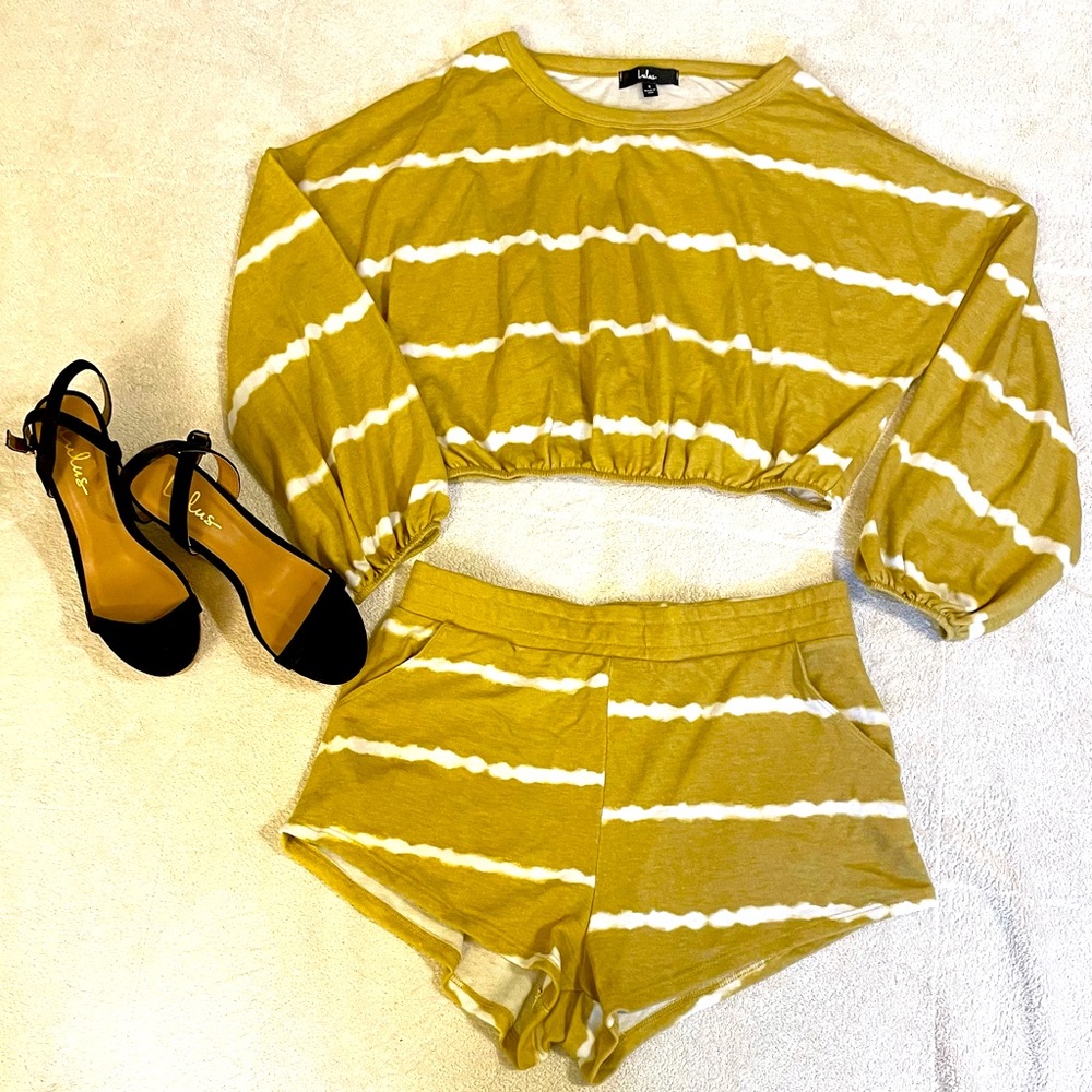 NWOT LULU’s long sleeves crop top and high waisted shorts